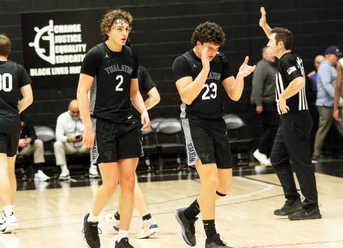 a Tualatin Barlow 6A Oregon boys basketball quarterfinal 2024 Dan Brood 49